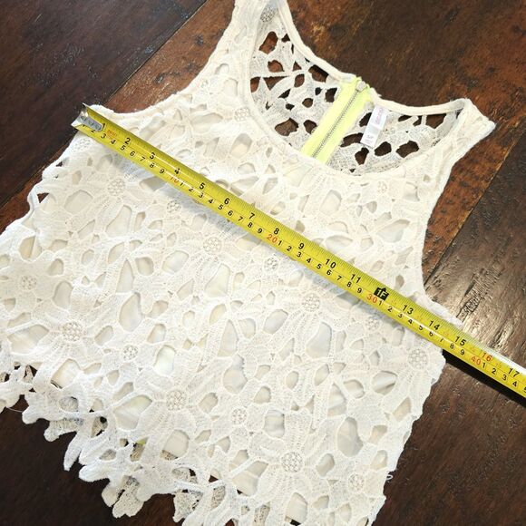 Cream women's size s lace tank top flower lace coquette cute summer demure - Picture 2 of 5